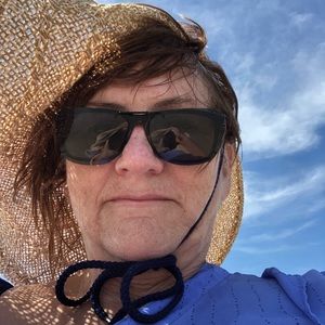 Meet your Posher, Debra